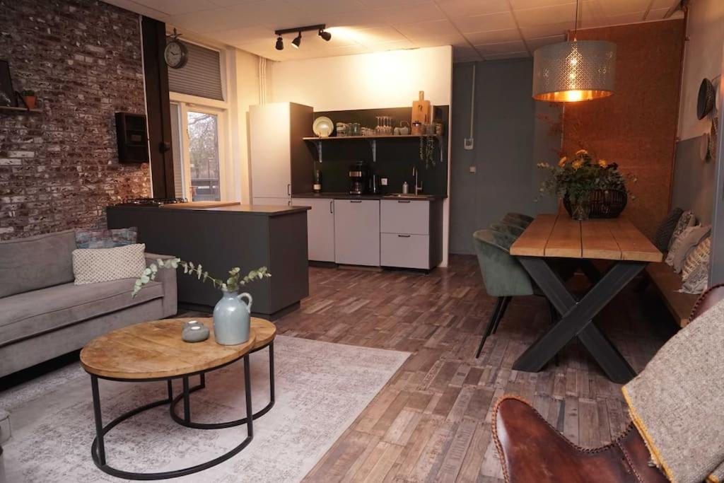 Ruim Appartement In Utrecht. Ngoại thất bức ảnh